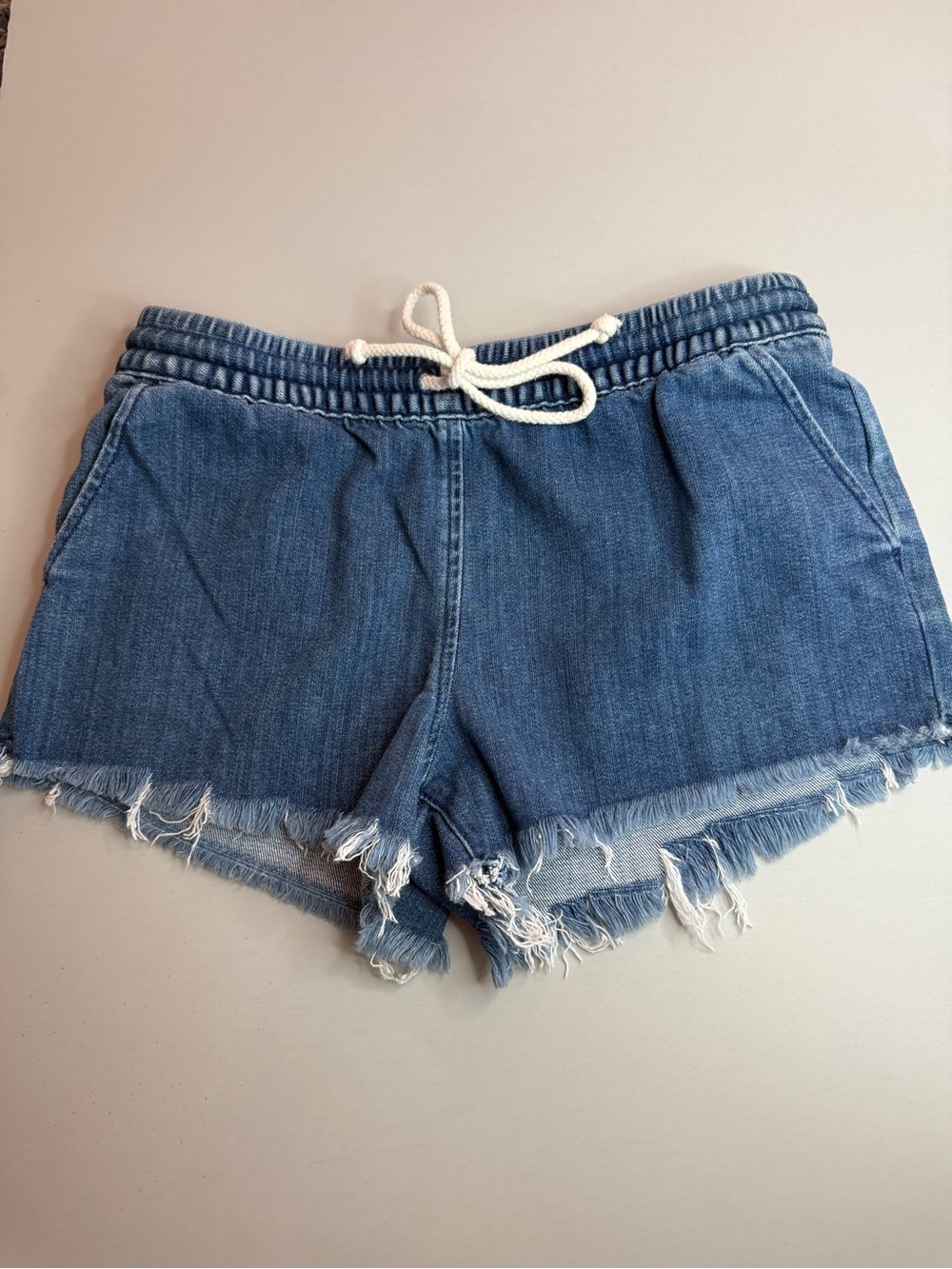 Aerie Chambray Jean Shorts Women’s Sz-XS Drawstring Pull-On Frayed Hem Mid Wash - Picture 2 of 6